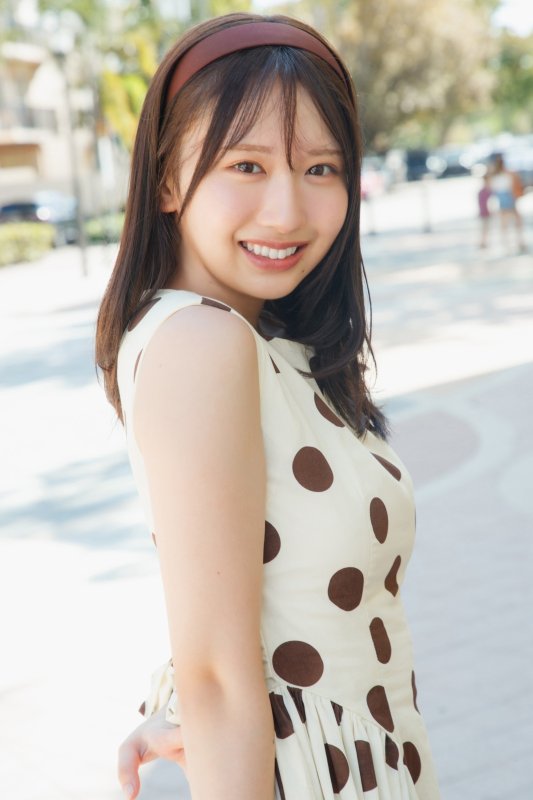 画像2: 日向坂46 藤嶌果歩1st写真集 コーチャンフォーオリジナル特典付き (2)